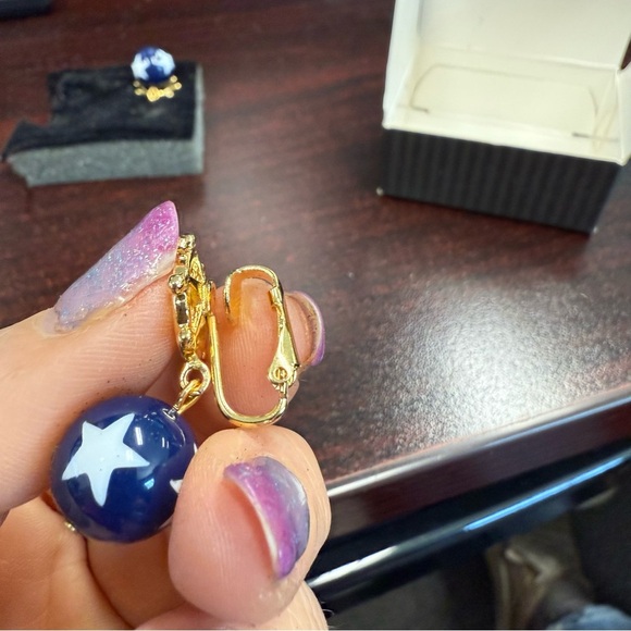 Avon “Star Spangled” dangle Gold and Blue Nautical clip Earrings NIB 1992 - Picture 3 of 6